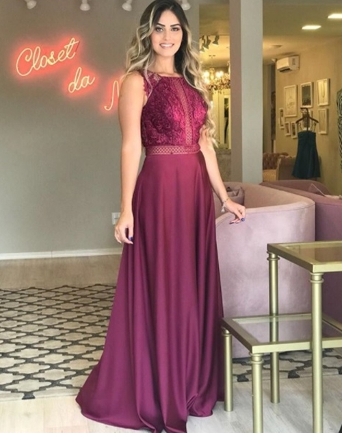Vestido de madrinha na online cor marsala para alugar
